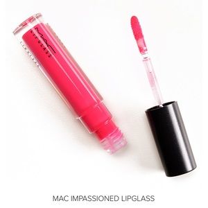 🆕 MAC Impassioned Lipglass Lipgloss